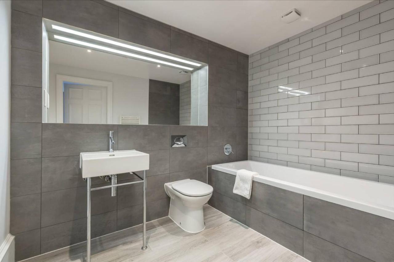 Joivy Luxurious 2Br Home Near Haymarket Station Edinburgh Ngoại thất bức ảnh